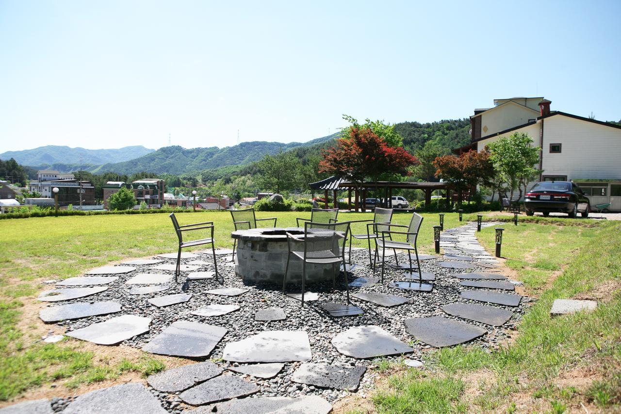 White Windmill Pension Pyeongchang Exterior photo